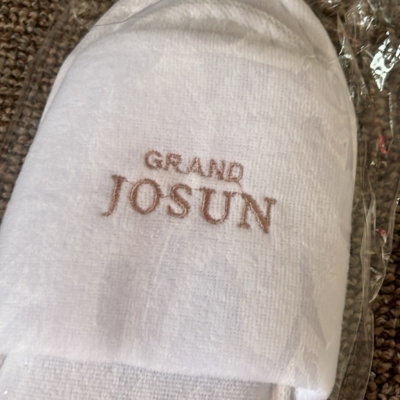 Slippers - Picture 3 of 3